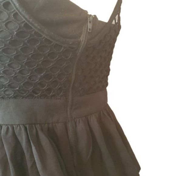 Honey  Punch Sleeveless Black Blouse - Picture 4 of 7